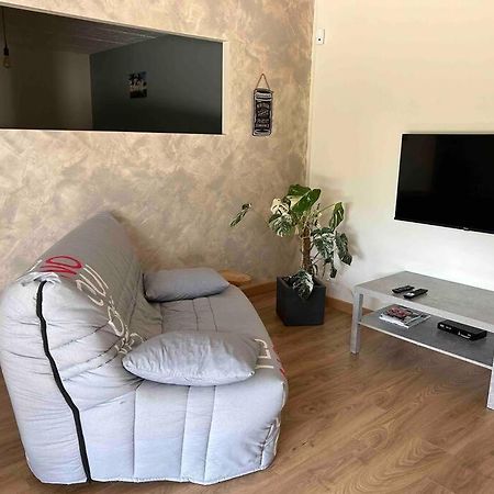 Appartamento Au Coeur Des Bois Saint-Germain-du-Salembre Esterno foto